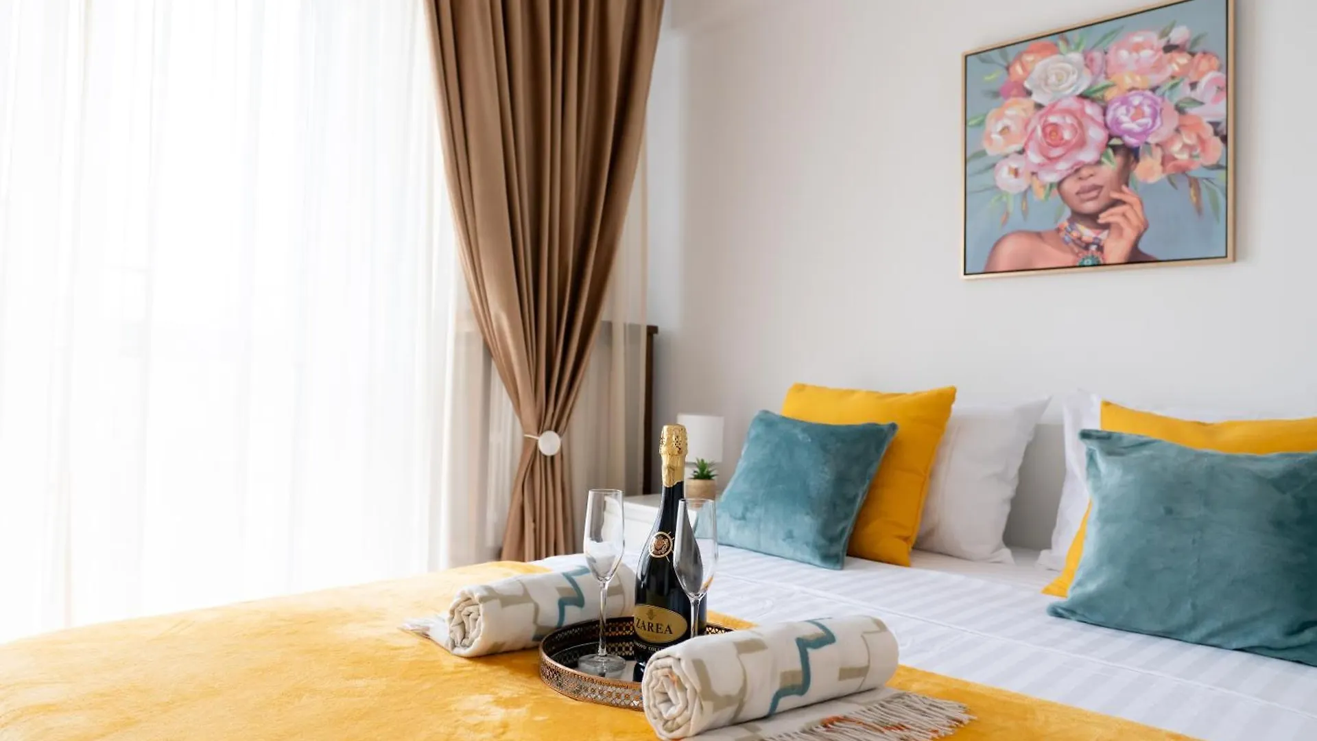 Stepup Apartment, Downtown Bucharest, City Center, Balcony View Apartment